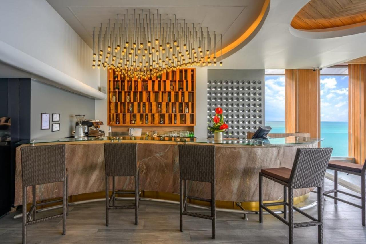 Namaka Resort Kamala Zewnętrze zdjęcie The bar at the Sky Bar