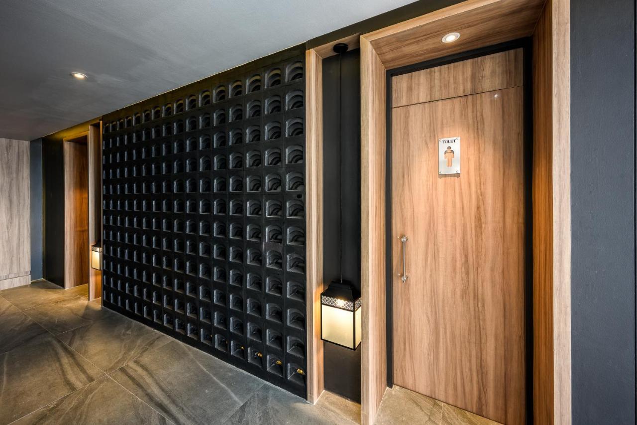 Namaka Resort Kamala Zewnętrze zdjęcie Mailboxes in a condominium